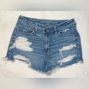 American Eagle Distressed Strigid Mom Shorts / Size 10